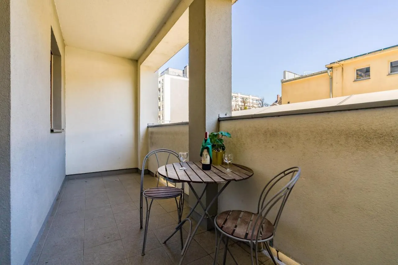 Apartments Poznan Czarnieckiego With Free Parking By Noclegi Renters